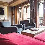 Les D'adelphine & Dağ evi *